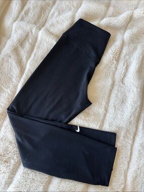 Nike Black Performance 3/4 Leggings